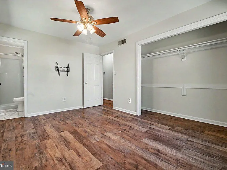 7804 Stafford Hill Ct — Photo 10