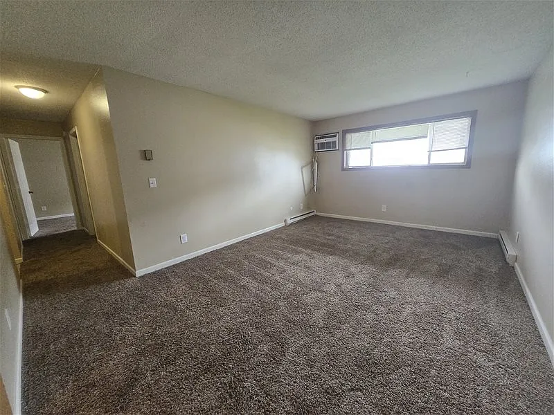 2 bed, 1.0 bath, 837 sqft, $895 — Photo 4