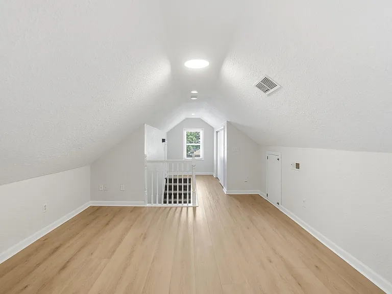 2917 123rd St — Photo 30