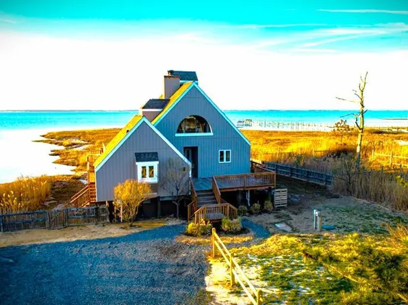 5155 Winder Ln, Chincoteague Island, VA 23336