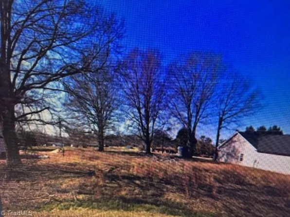 1816 Tall Pines Rd, Lexington, NC 27295