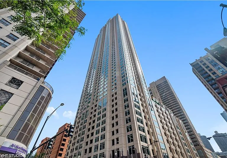 33 W Ontario St — Photo 1