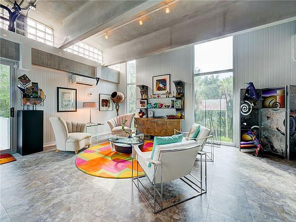 4th image of 1002 Tara Vista Dr