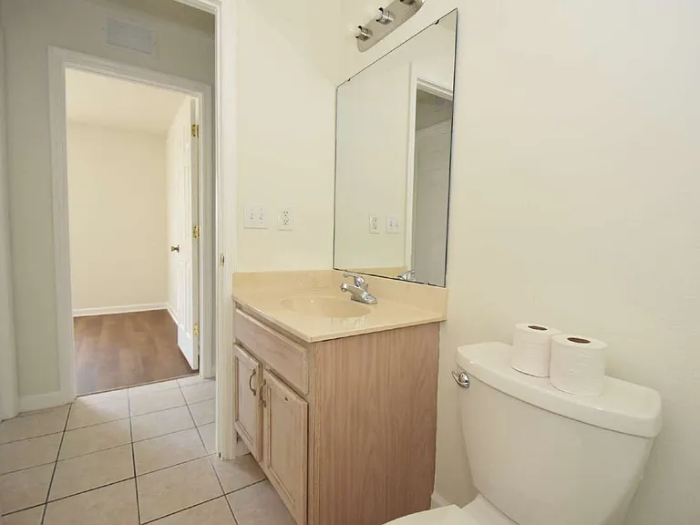 30 Eton Ln #B — Photo 33