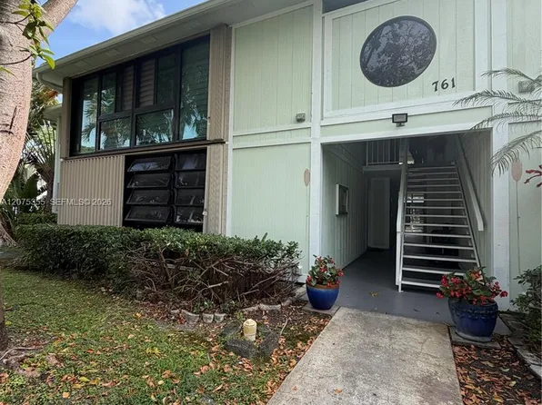 761 NE 199th St APT 202, Miami, FL 33179