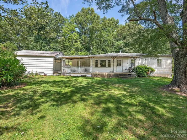 270 Blackwell Dr, Hendersonville, NC 28792