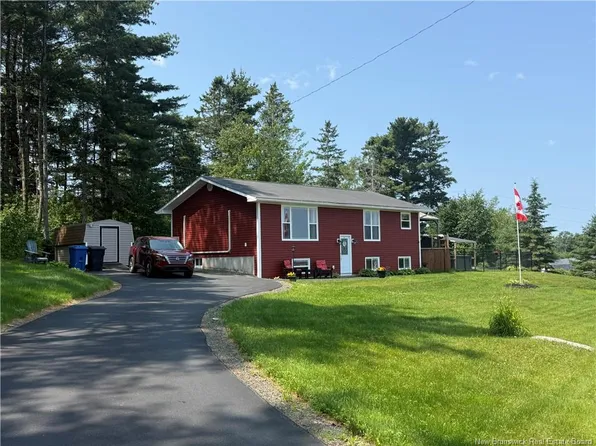 6 Bushville Dr, Miramichi, NB E1N 4R4