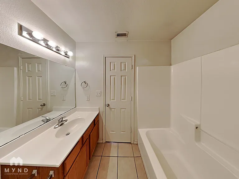 804 N Belmont Ave #B — Photo 11