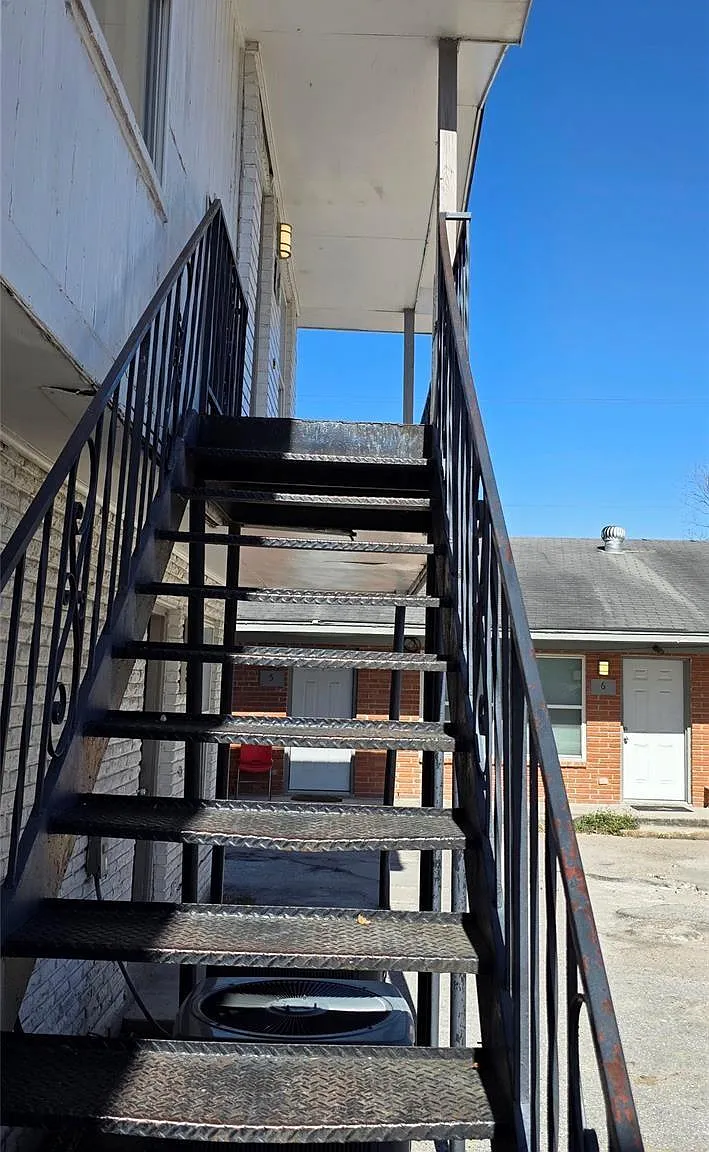 2 bed, 2.0 bath, $990 — Photo 2