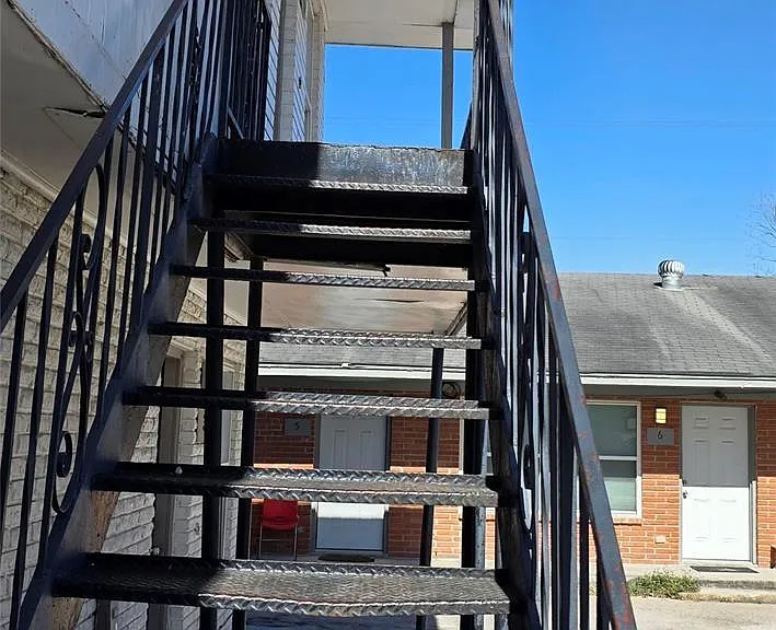 5130 Chapman St #4 — Photo 2