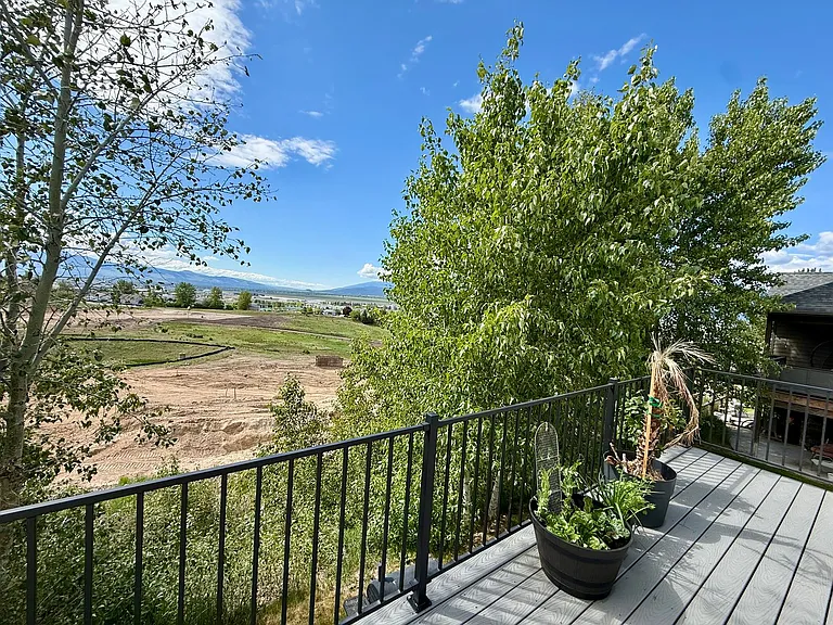6465 Macarthur Dr — Photo 15