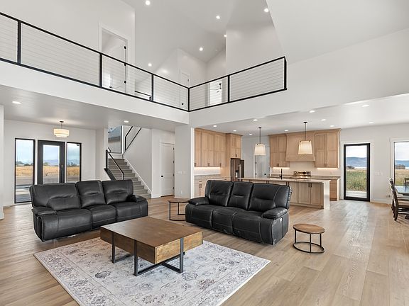 5th image of 81 N Side Ct #2