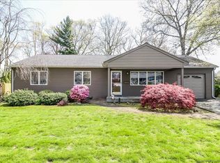 36 Burbank Dr, Stratford, CT 06614