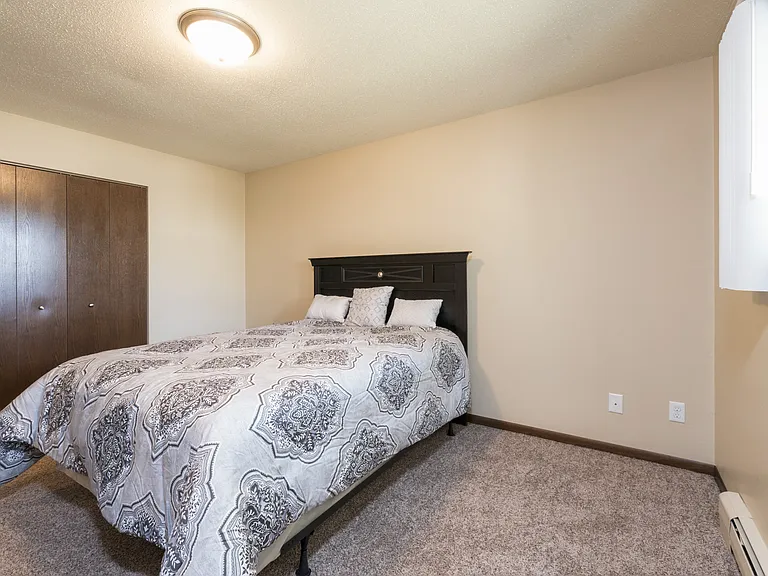Bismarck, ND Highland Meadows Apartments | Bedroom