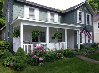 132 N Monroe St, Rockford, MI