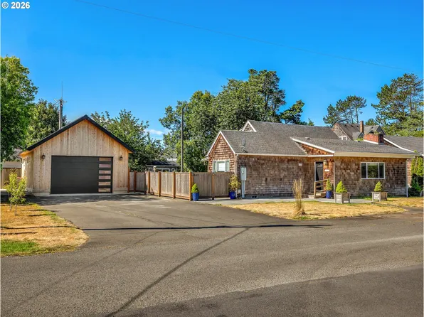 641 2nd St, Gearhart, OR 97138