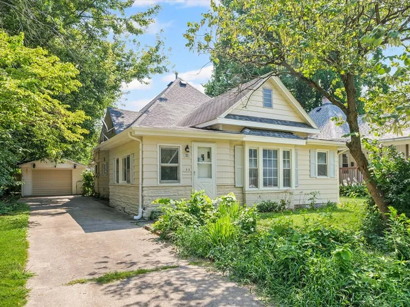 33 S State St, Danville, IL 61832