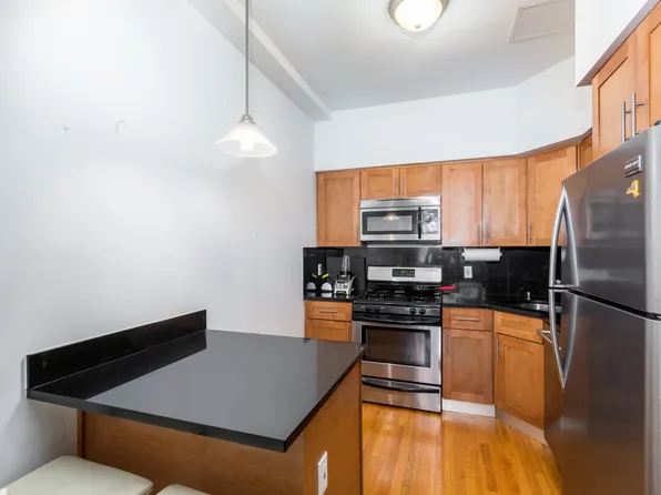 713 Metropolitan Avenue image 2 of 5