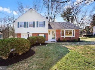 1037 Edwards Dr, Springfield, PA 19064