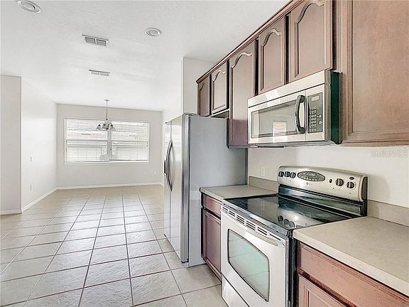 3rd image of 2811 Saint Clair St