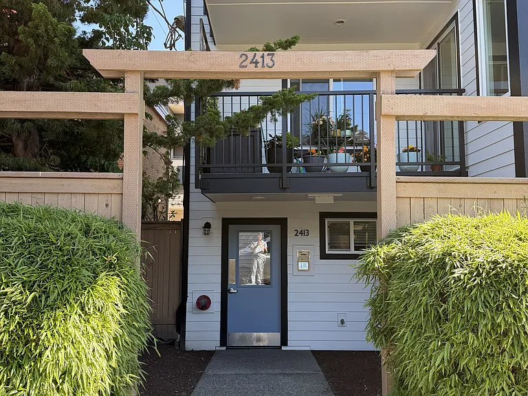 Building Entrance, Intercom Entry