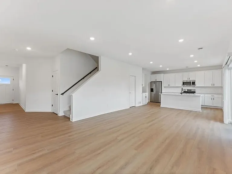 18325 Gladiator Dr — Photo 9