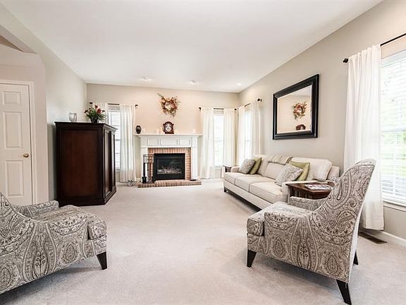 3rd image of 1825 Pioneer Dr