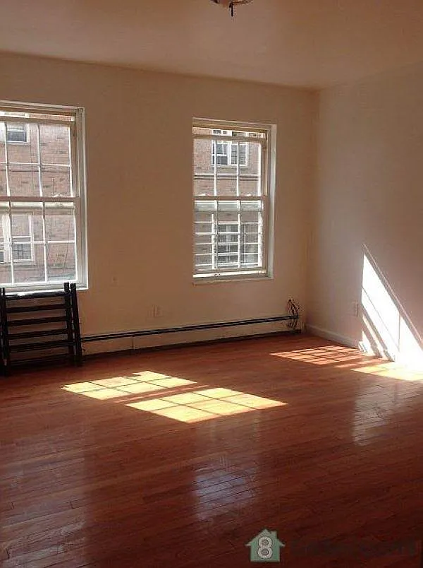 3 bed, 1123 sqft, $3,214 — Photo 4