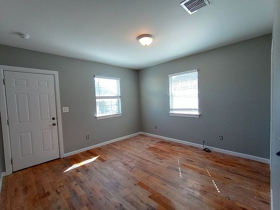 2nd image of 218-20 S Lopez St