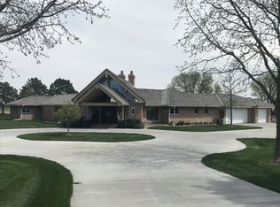 6130 N Marian Rd, Hastings, NE 68901