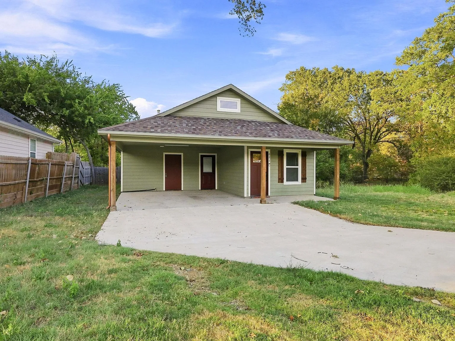3 bed, 1488 sqft, $1,895 — Photo 1