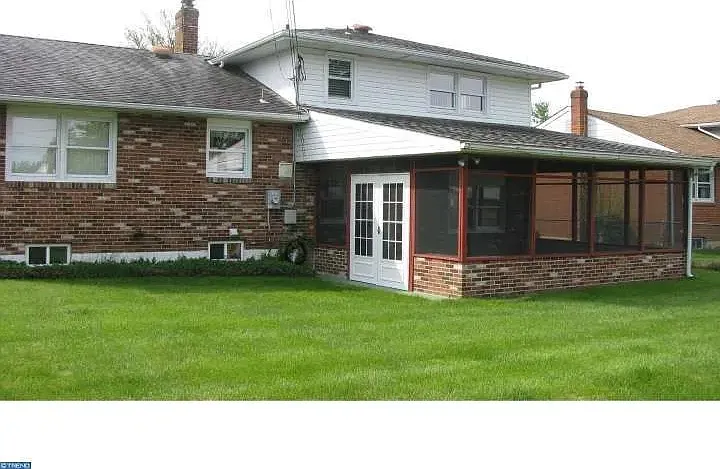 4 bed, 1.5 bath, 1850 sqft, $2,600 — Photo 3