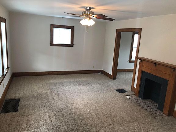 3rd image of 104 N Fulton Ave