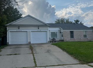 2718 Stoneleigh Dr, Lansing, MI 48910