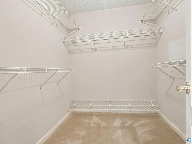 135 Castleton Dr — Photo 14