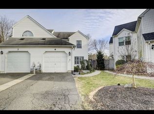 6 Dickenson Ct, Freehold, NJ