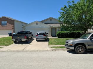 102 Gillespie Ln, Elgin, TX 78621