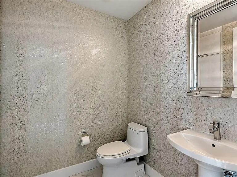 1155 N Gulfstream Ave #1107 — Photo 29