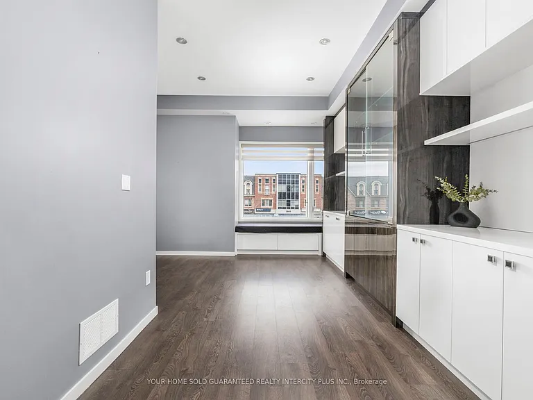 3910 Major Mackenzie Dr — Photo 21