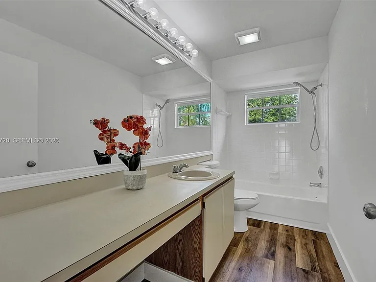 1224 Sussex St — Photo 40