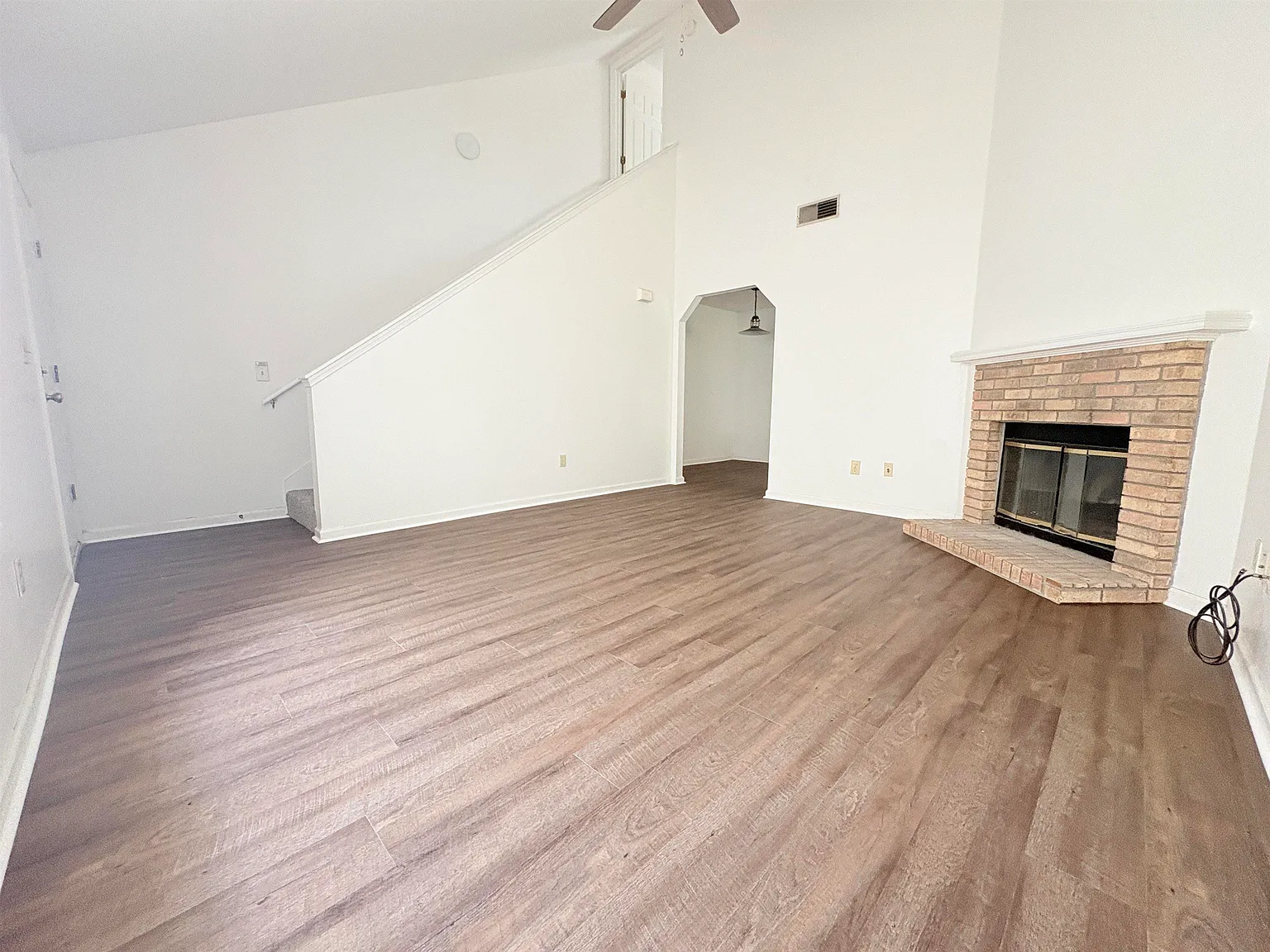 2 bed, 1026 sqft, $1,325 — Photo 3