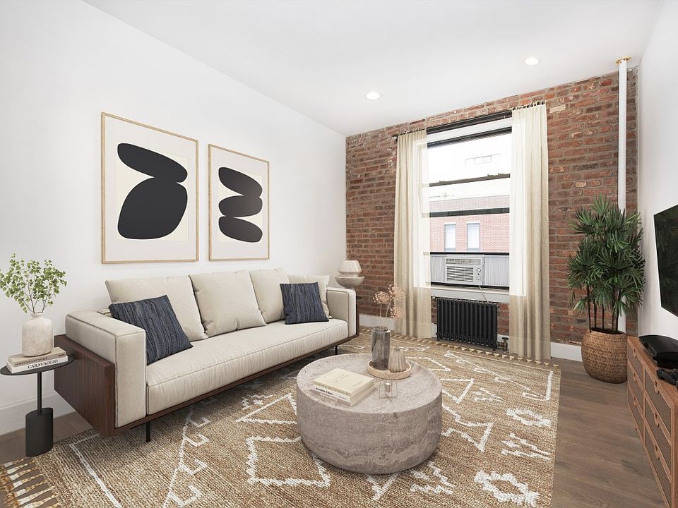 1st image of 326 Bedford Ave #C3s