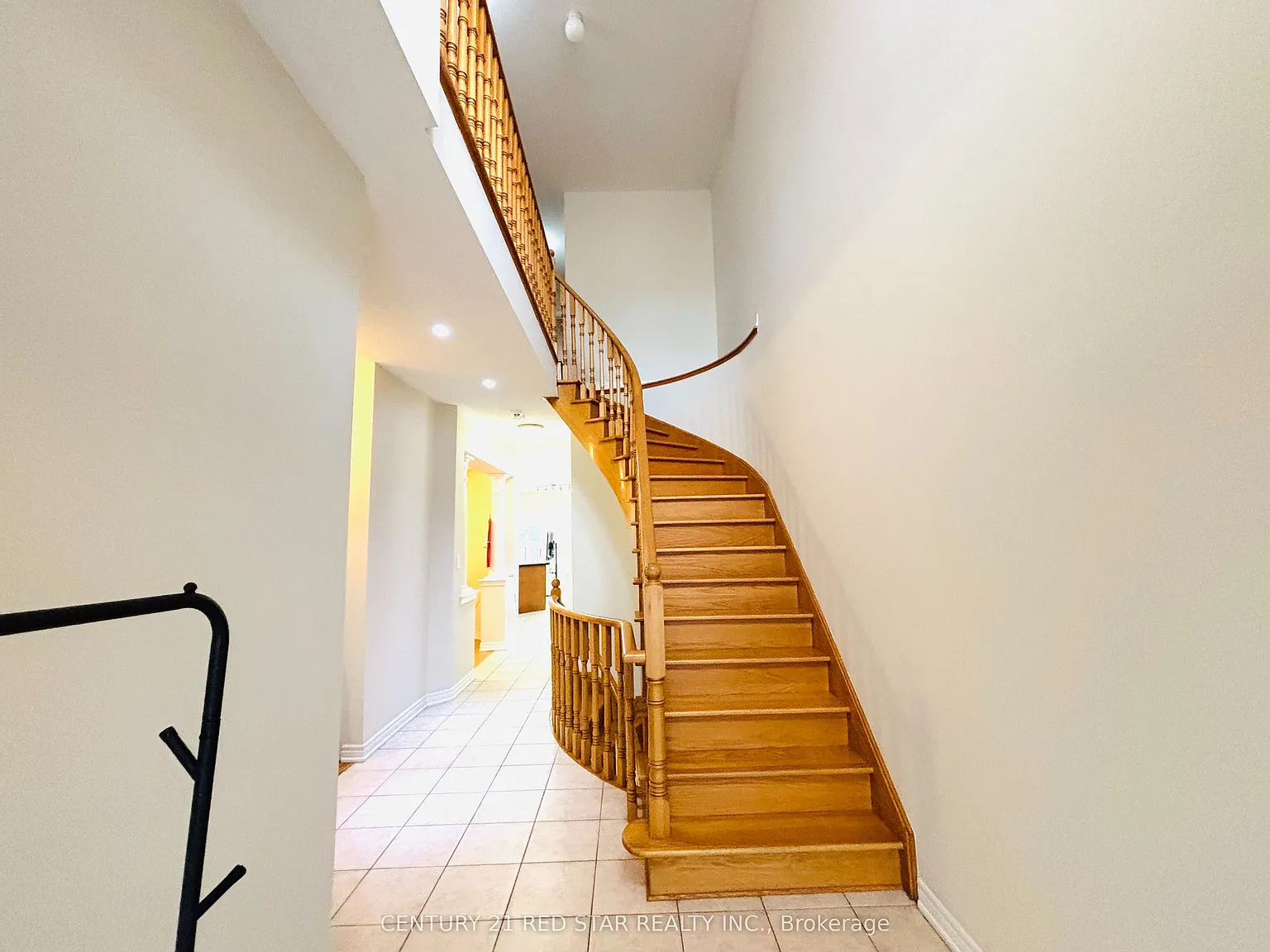 3 bed, $4,200 — Photo 2
