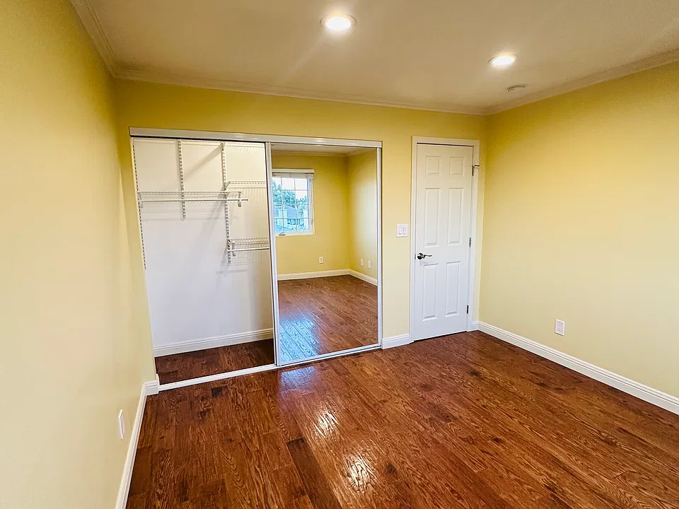 100 W Orange Ave