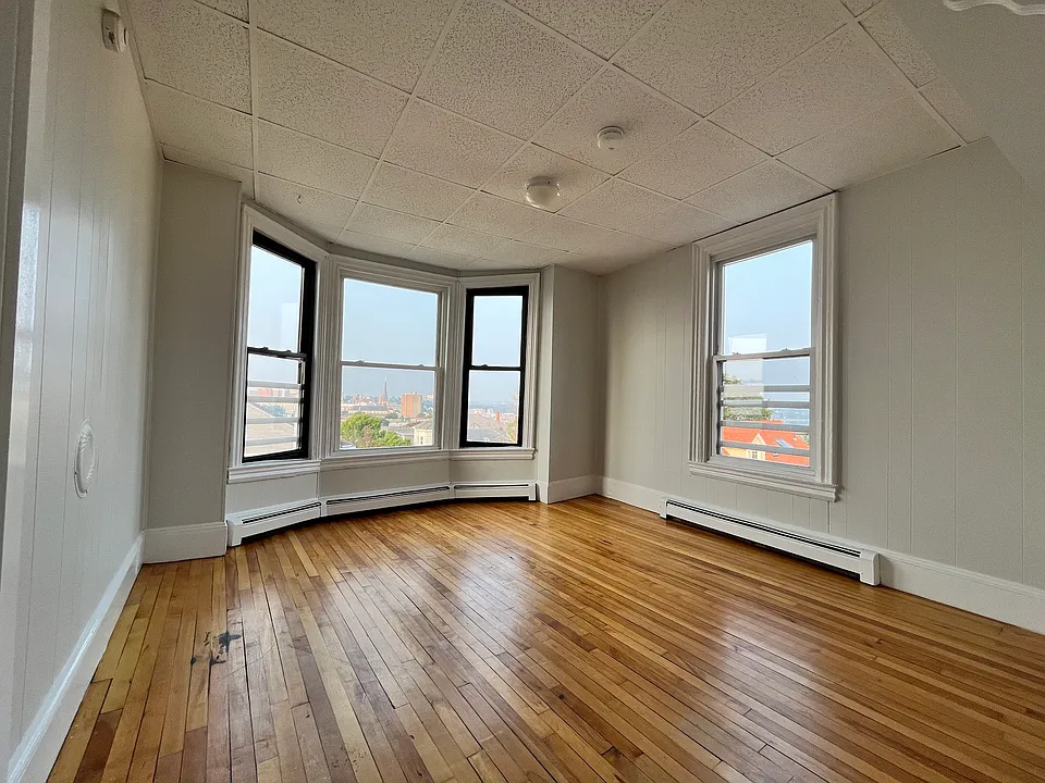 150 Congress St #4R