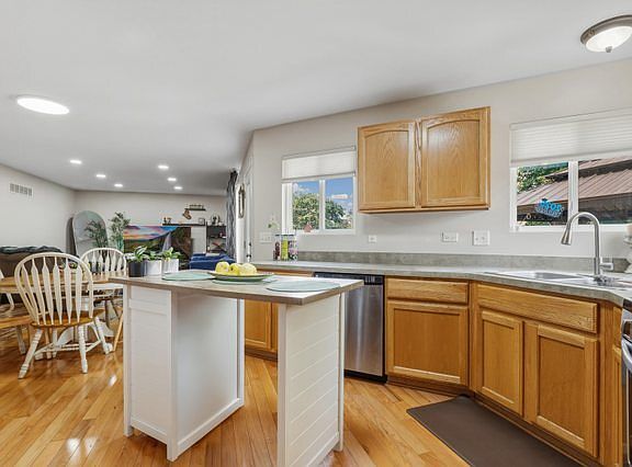 5th image of 2306 Maple Ridge Dr
