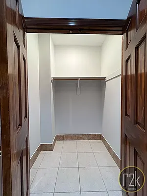 Rented by Realty 2000 Corp | media 69