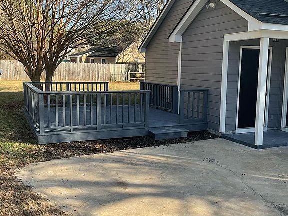 2nd image of 128 Killian Ct