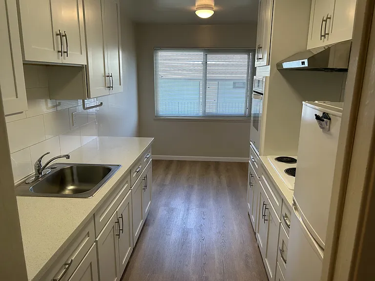 100 Millbrae Ave — Photo 12