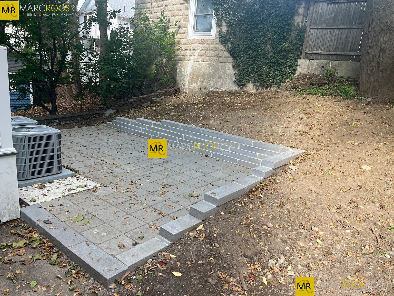 33 Raymond Ave — Photo 3